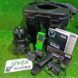 VOICE<br>Model G3 グリーンレーザー墨出し器 バッテリー2個付き【市川行徳店:ITCY7TY0FW42】